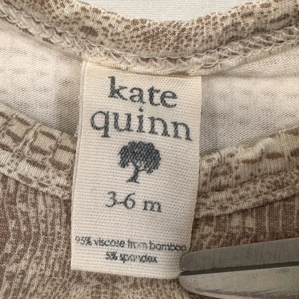 Kate Quinn Bamboo Footie Pajamas Neutral Croc Unisex‎ 3-6M Tan | Boho